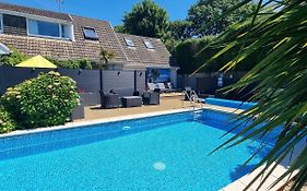 Beautiful Apartment With Private Pool Near Tenby